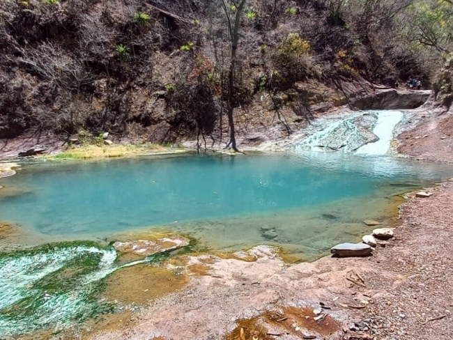 Jujuy con  trekking a Termas de Jordan
