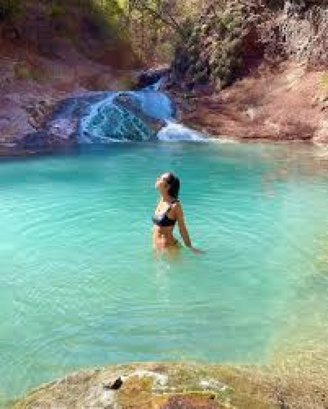 Jujuy con  trekking a Termas de Jordan