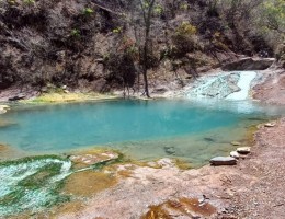 Jujuy con  trekking a Termas de Jordan